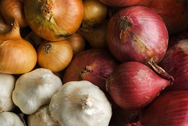 Bawang Merah/ Bawang Putih