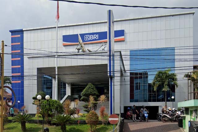 Buat para warga Kabupaten Garut atau wisatawan yang berlibur ke kabupaten garut jika kesulitan mencari ATM BRI terdekat di kabupaten Garut