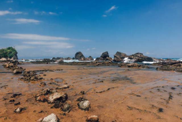 Pantai Selatan Pulau Jawa