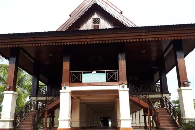 Rumah Adat Dulohupa