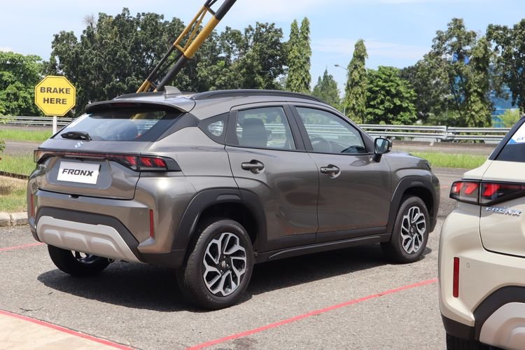 pelek Suzuki Fronx 2025